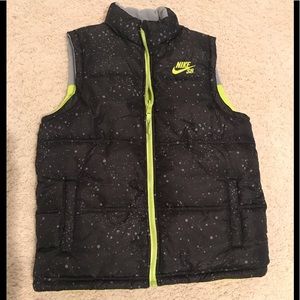 Boys’s Nike reversible puffy vest